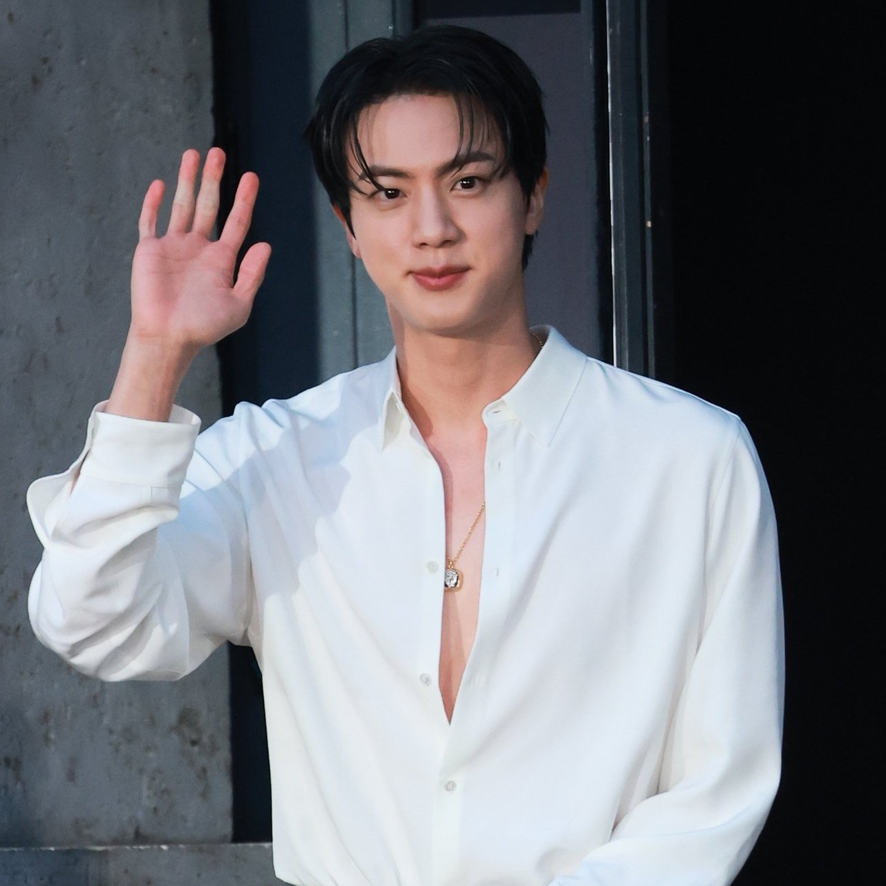 Foto aktivitas terbaru Jin (BTS)