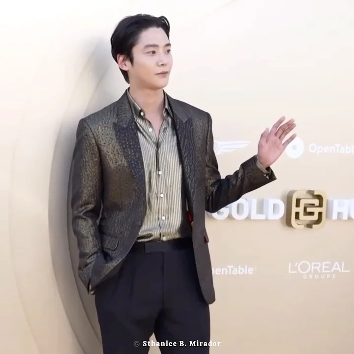 A moment captured by Rowoon's fan