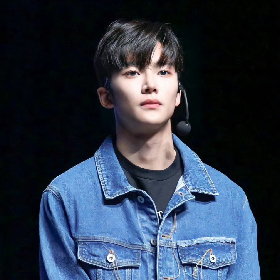 로운의 비하인드 컷