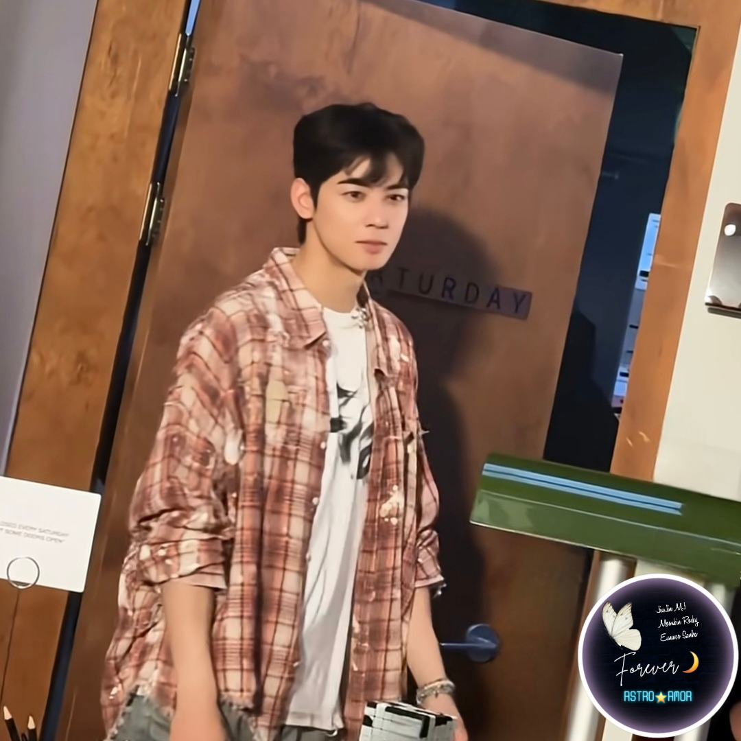 Latest photo of Eunwoo (ASTRO)