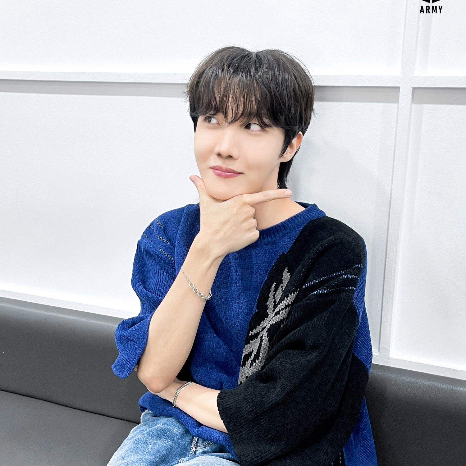 Behind-the-scenes cut of BTS