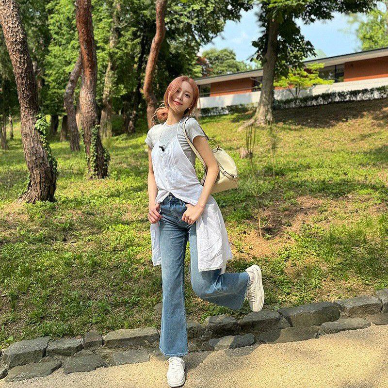 Behind-the-scenes cut of Yuna (ITZY)
