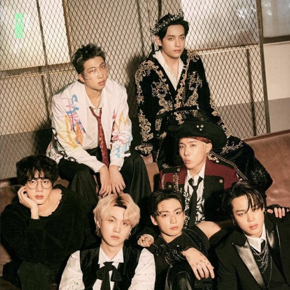 Behind-the-scenes cut of BTS