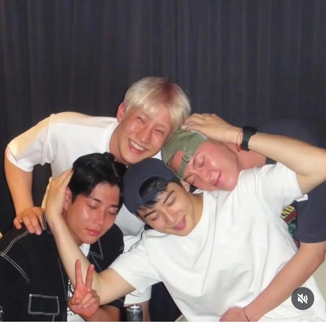 아스트로의 비하인드 컷