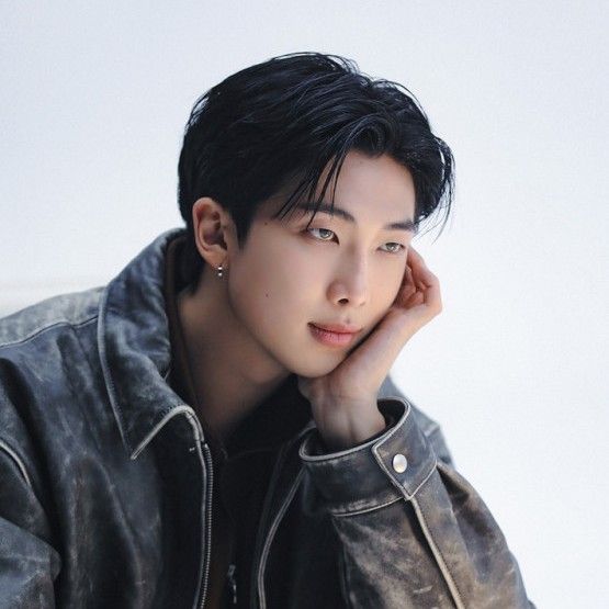 Behind-the-scenes cut of BTS