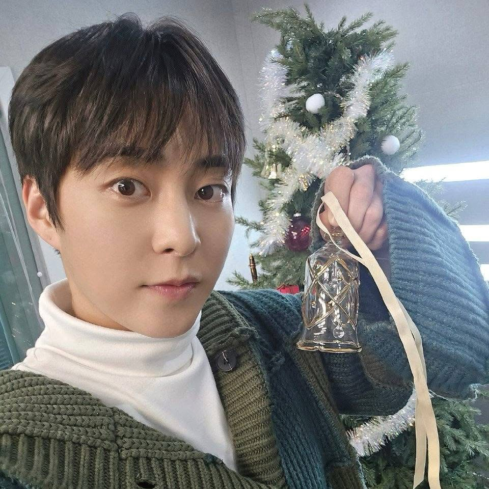 A moment captured by Xiumin (EXO)'s fan