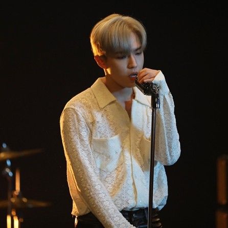 Behind-the-scenes cut of Kim Jaehwan