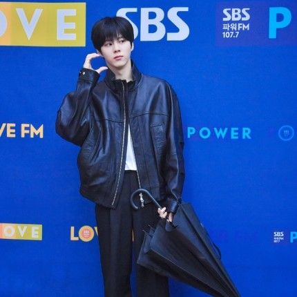 Behind-the-scenes cut of Kim Wooseok