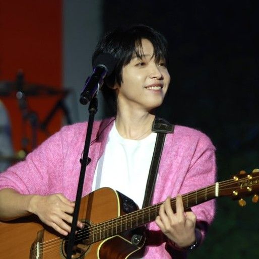 Recent activity shot of Jeong Sewoon