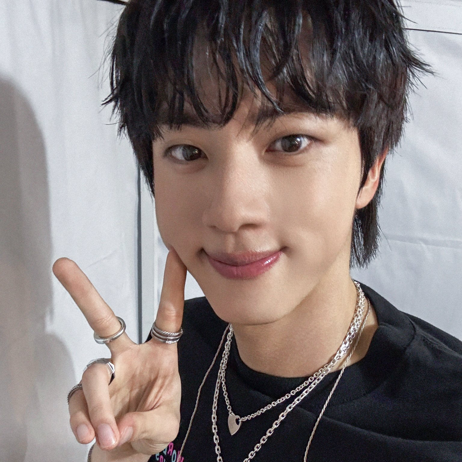 ジン (BTS)の最近の活動写真