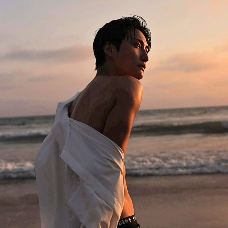 Recent activity shot of Seonghwa (ATEEZ)