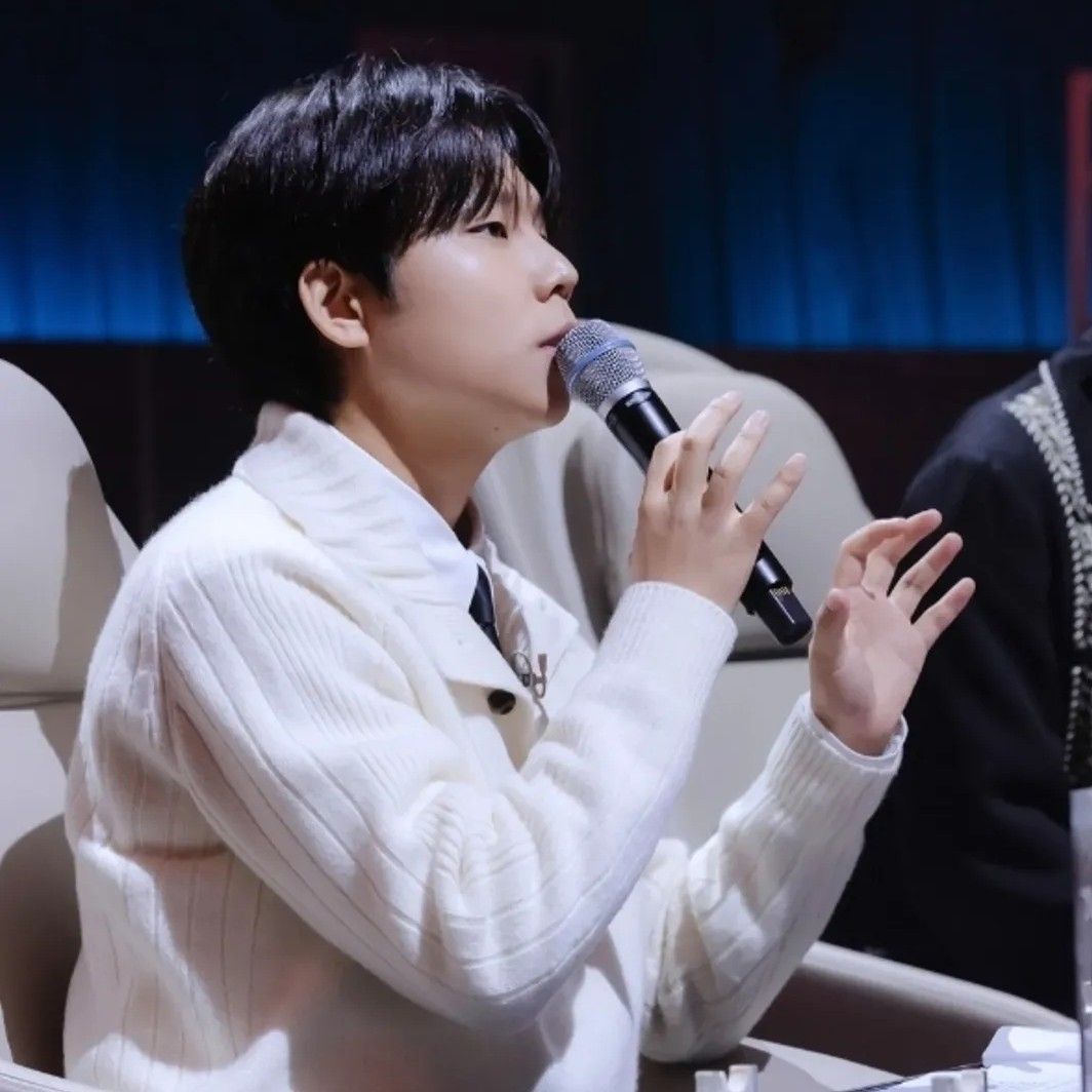 A moment captured by Jung Seunghwan's fan