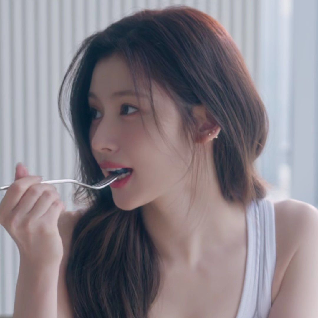 A moment captured by Sana (TWICE)'s fan