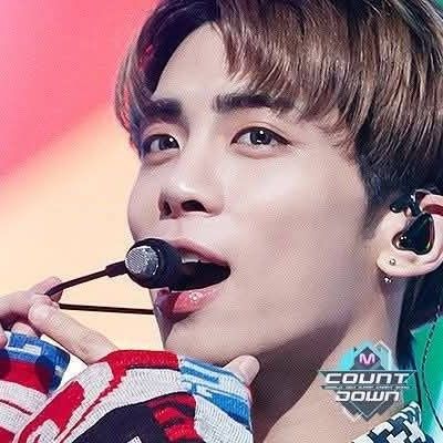 Behind-the-scenes cut of Jonghyun (SHINee)