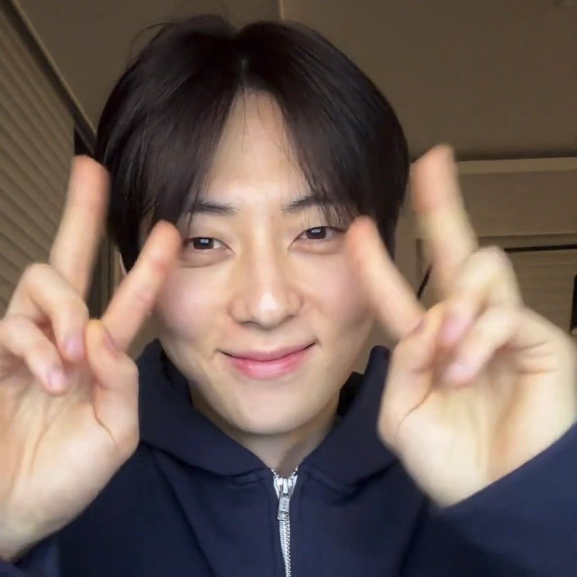 A moment captured by Hwang Minhyun's fan