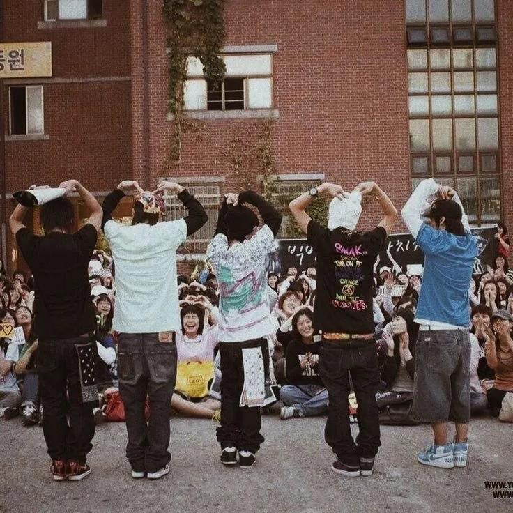 Recent activity shot of BIGBANG