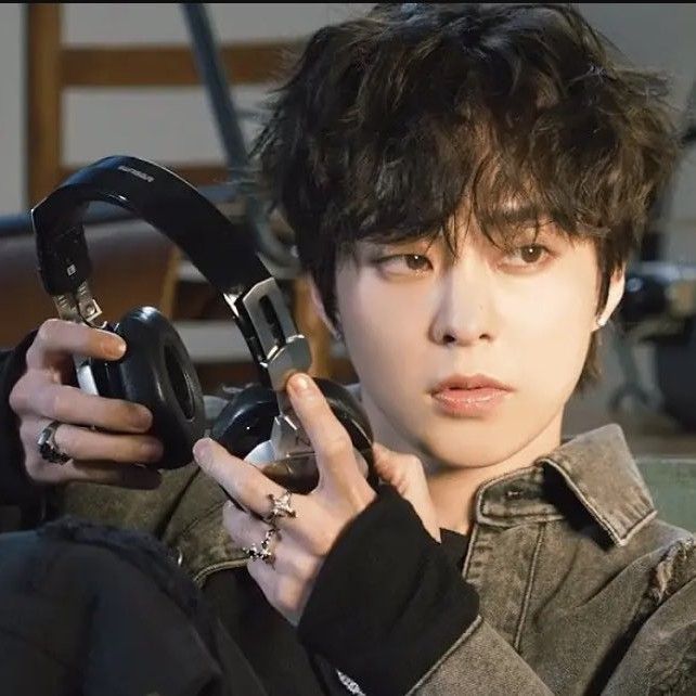 Behind-the-scenes cut of Xiumin (EXO)