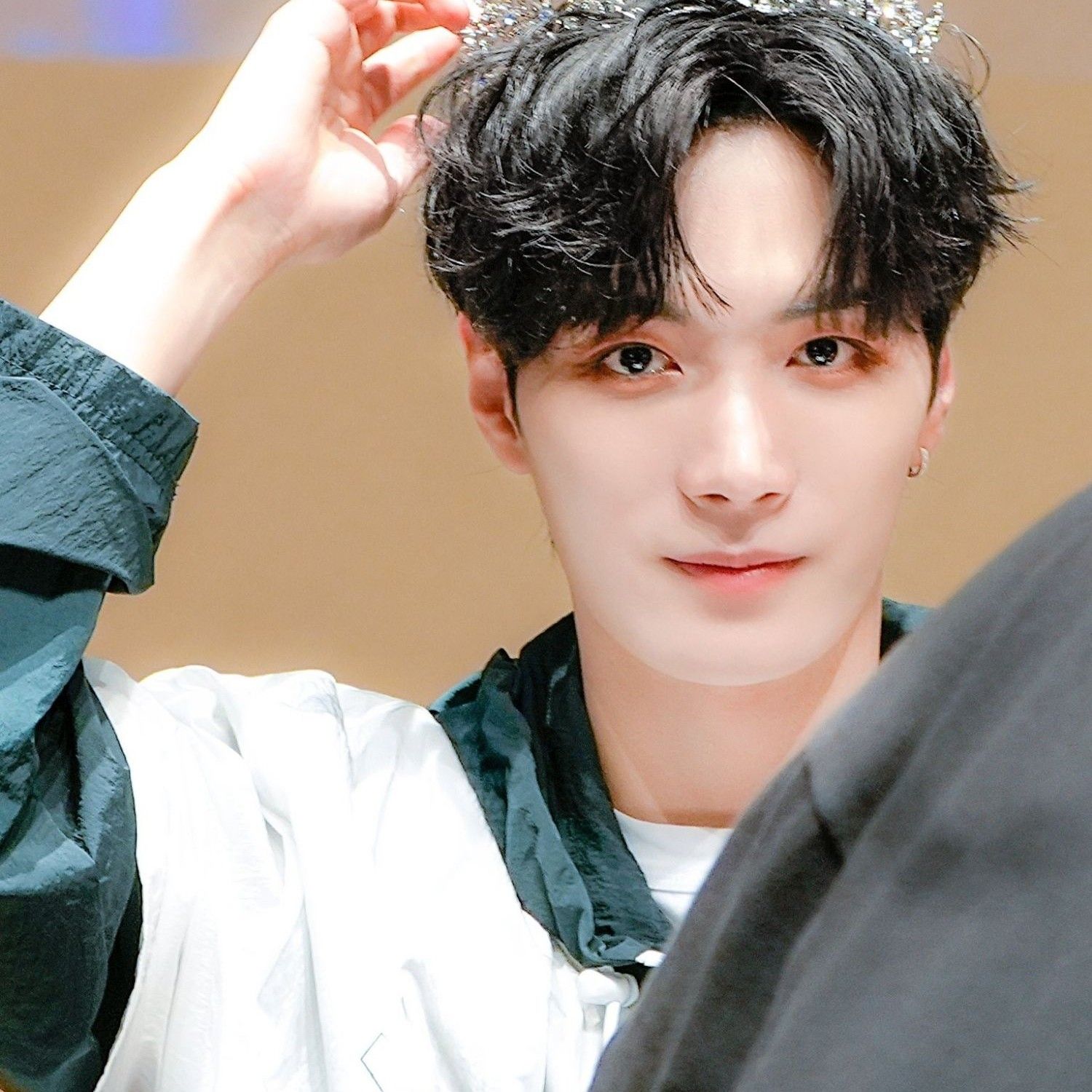 Behind-the-scenes cut of Kim Jonghyeon