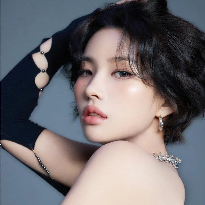 Latest photo of Soyeon (i-dle)