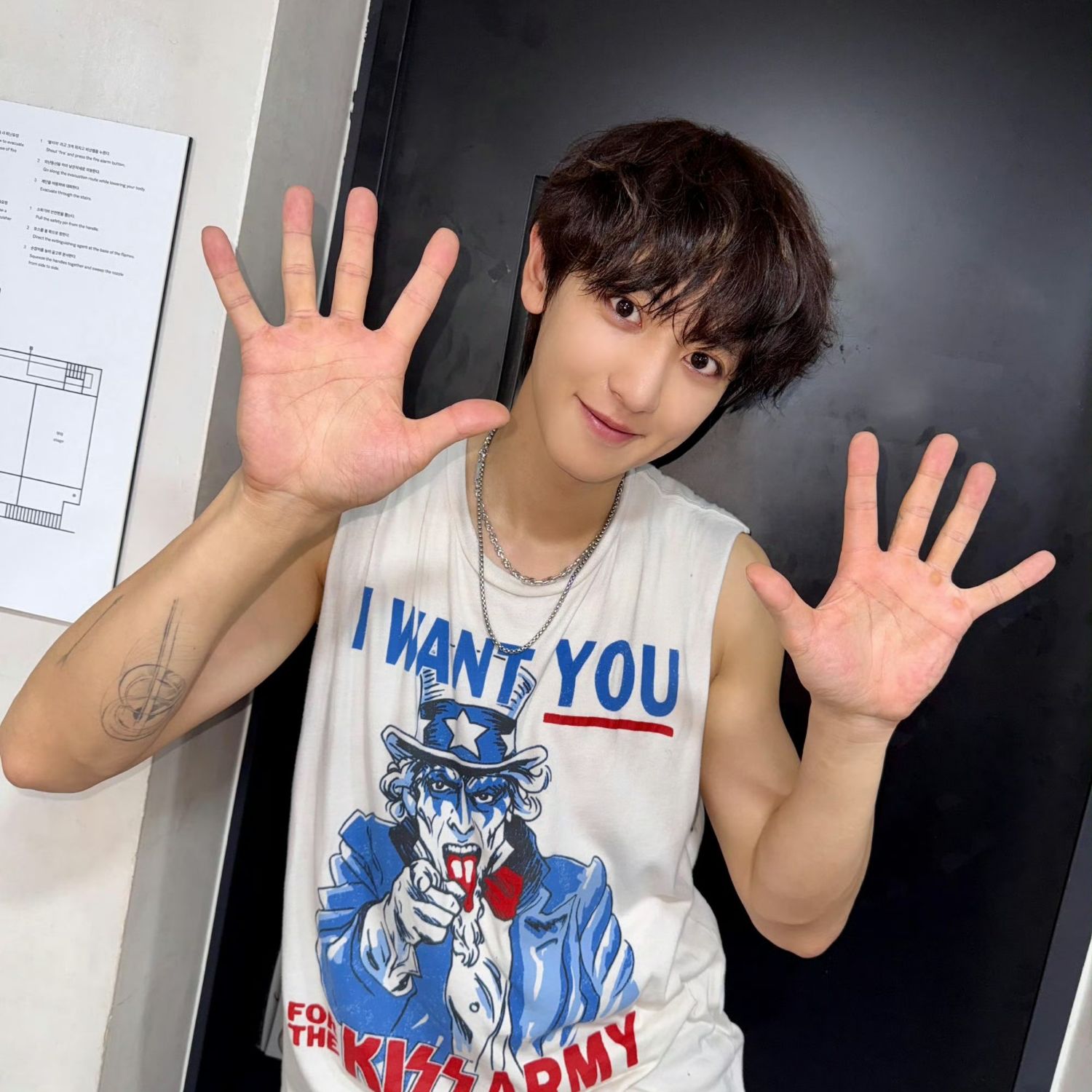 Behind-the-scenes cut of Chanyeol (EXO)