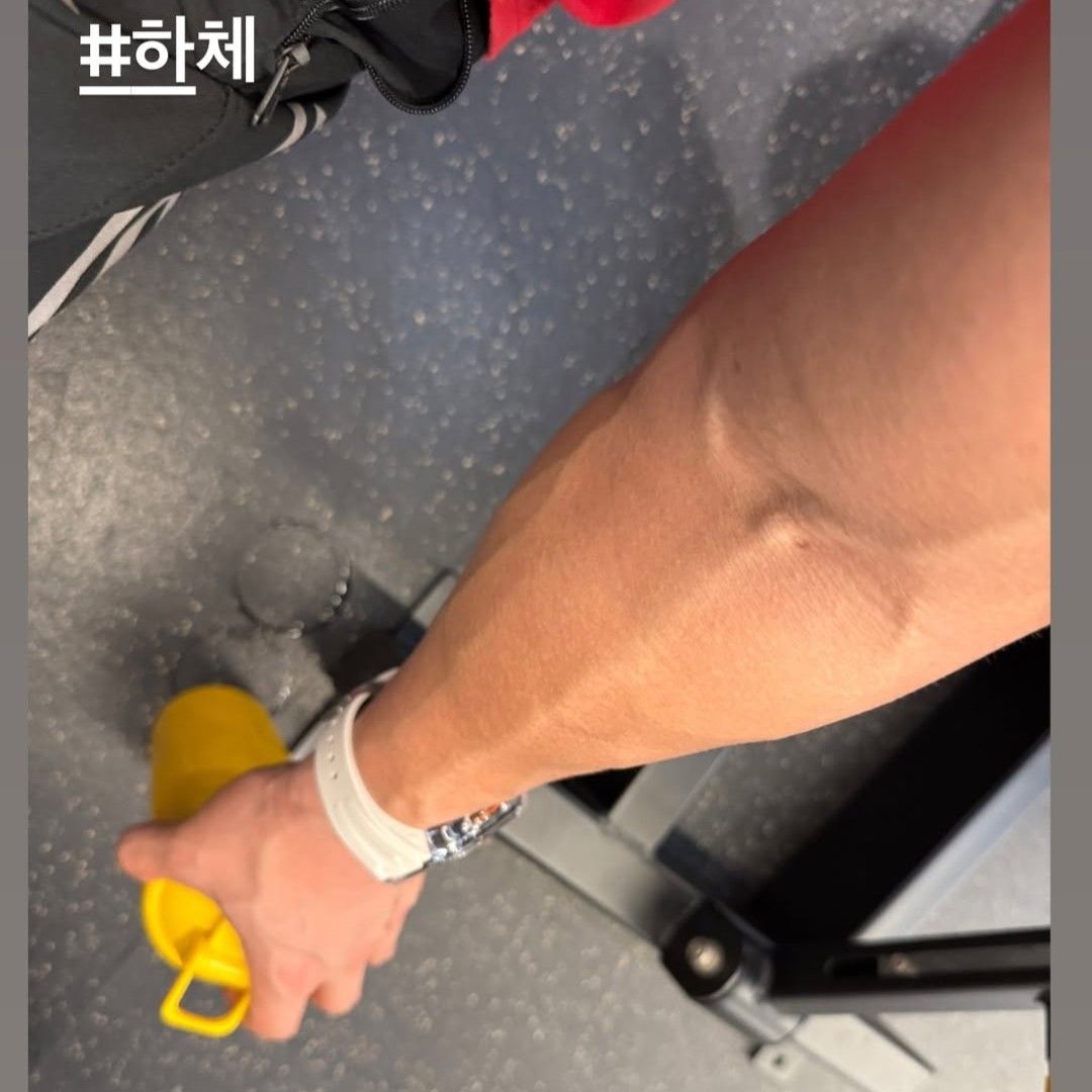 Recent activity shot of Hwang Chiyeol