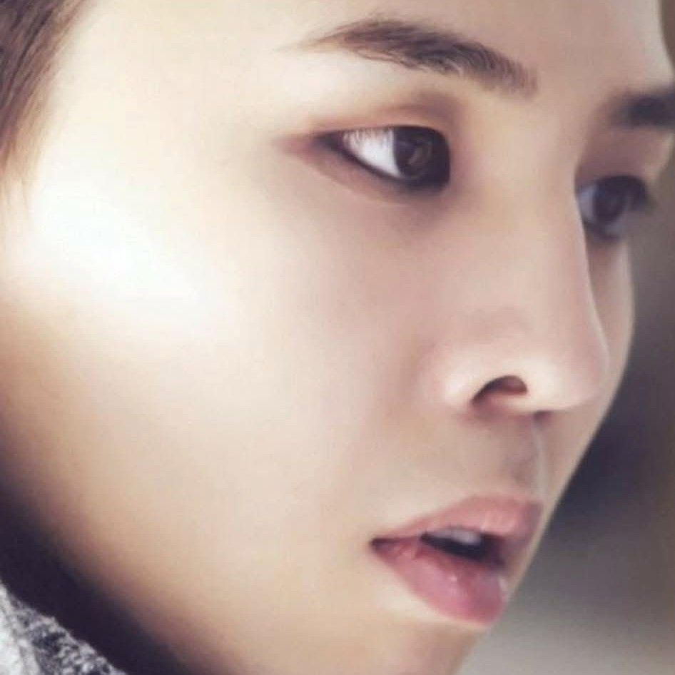 Momen yang diabadikan oleh penggemar G-DRAGON (BIGBANG)
