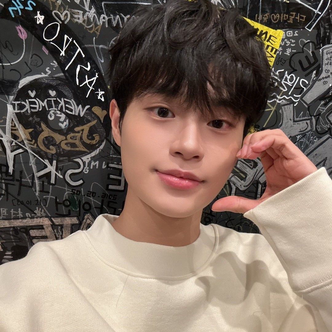 Foto terbaru Lee Daehwi (AB6IX)