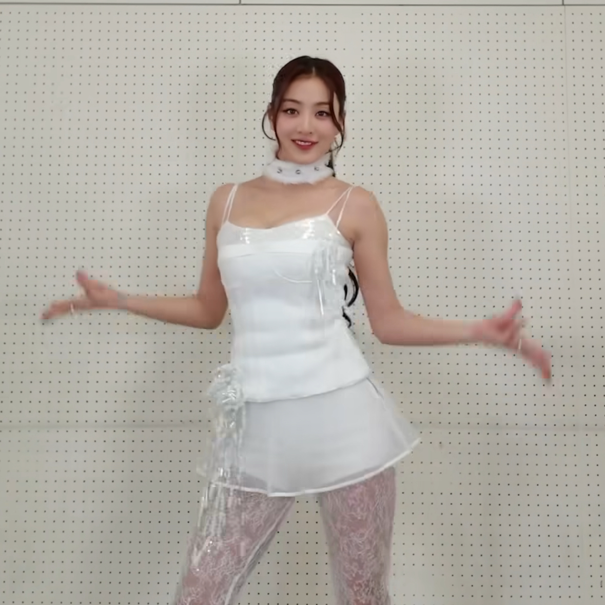 Behind-the-scenes cut of Jihyo (TWICE)