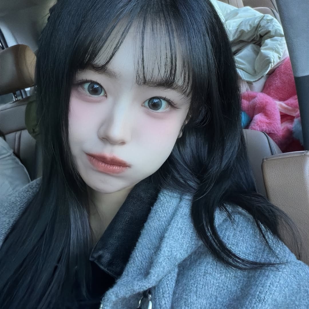 Behind-the-scenes cut of QWER