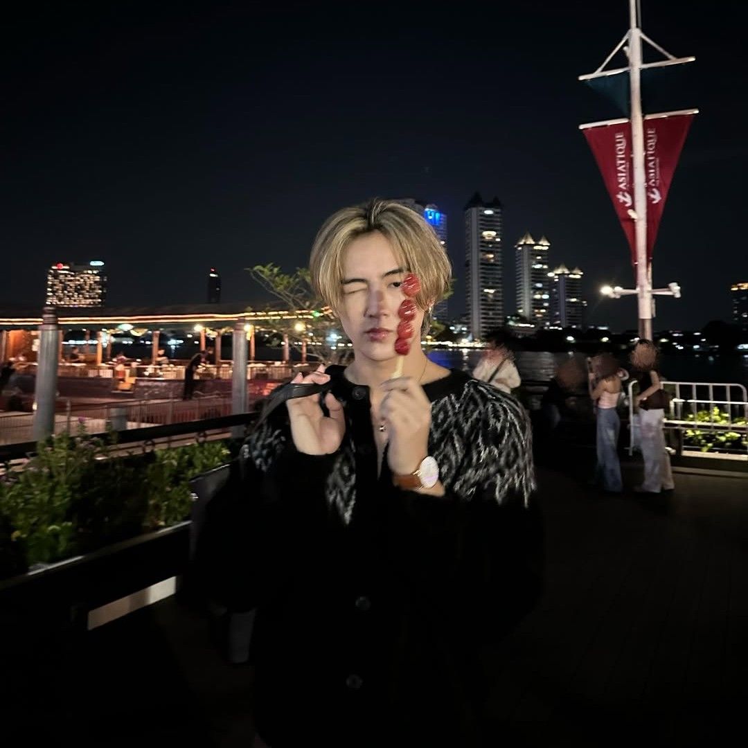 Behind-the-scenes cut of Heart (BUS)