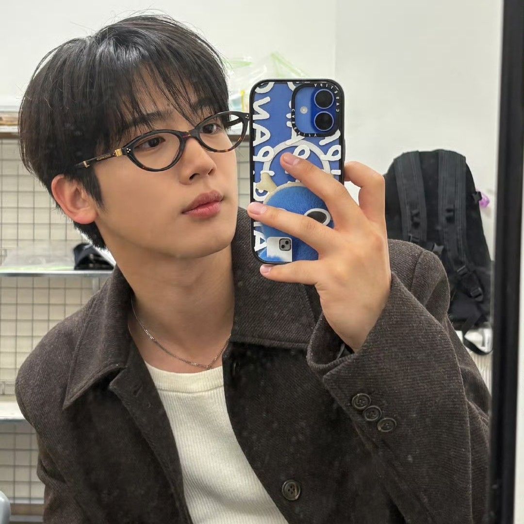 Latest photo of Kim Yohan (WEi)