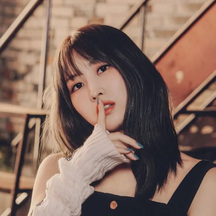 Latest photo of Momo (TWICE)