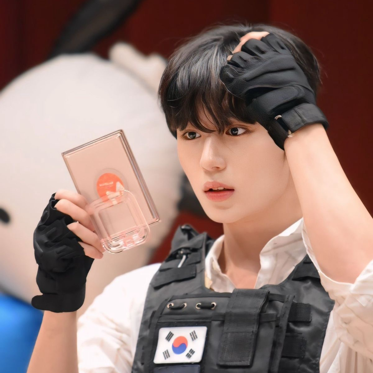 Behind-the-scenes cut of Kim Junseo (ALPHA DRIVE ONE)