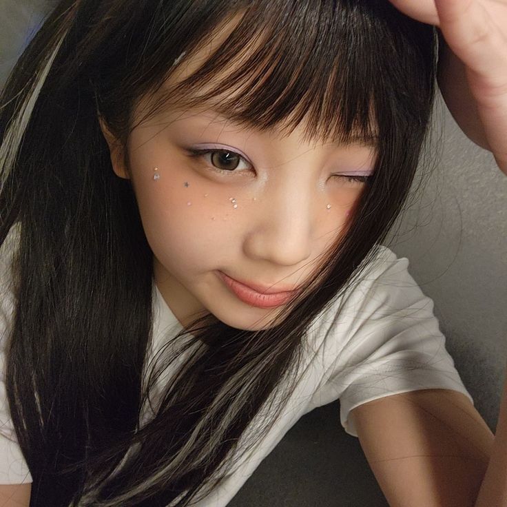 Recent activity shot of Wonhee (ILLIT)