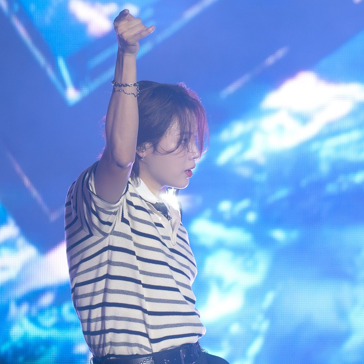 A moment captured by Ha Sungwoon's fan