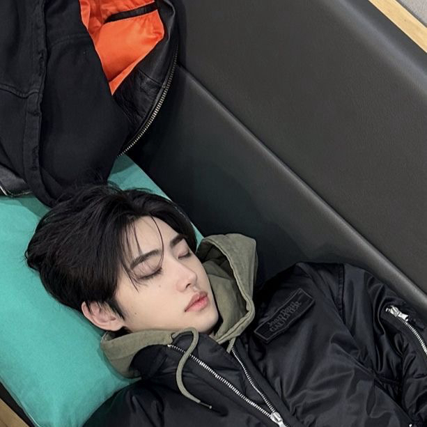 Behind-the-scenes cut of Sunghoon (ENHYPEN)