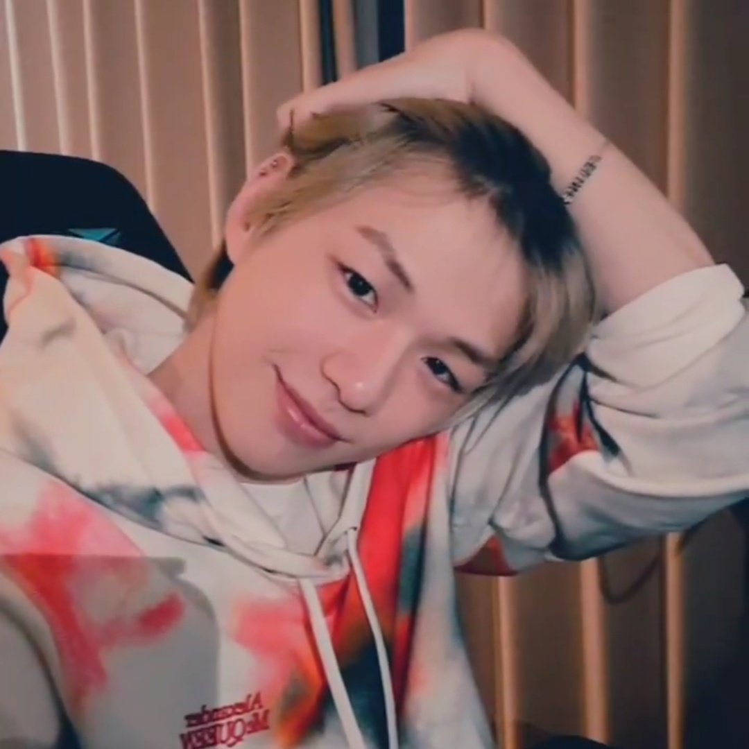 Behind-the-scenes cut of Kang Daniel
