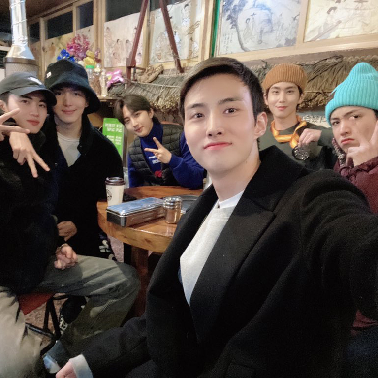 A moment captured by PENTAGON's fan