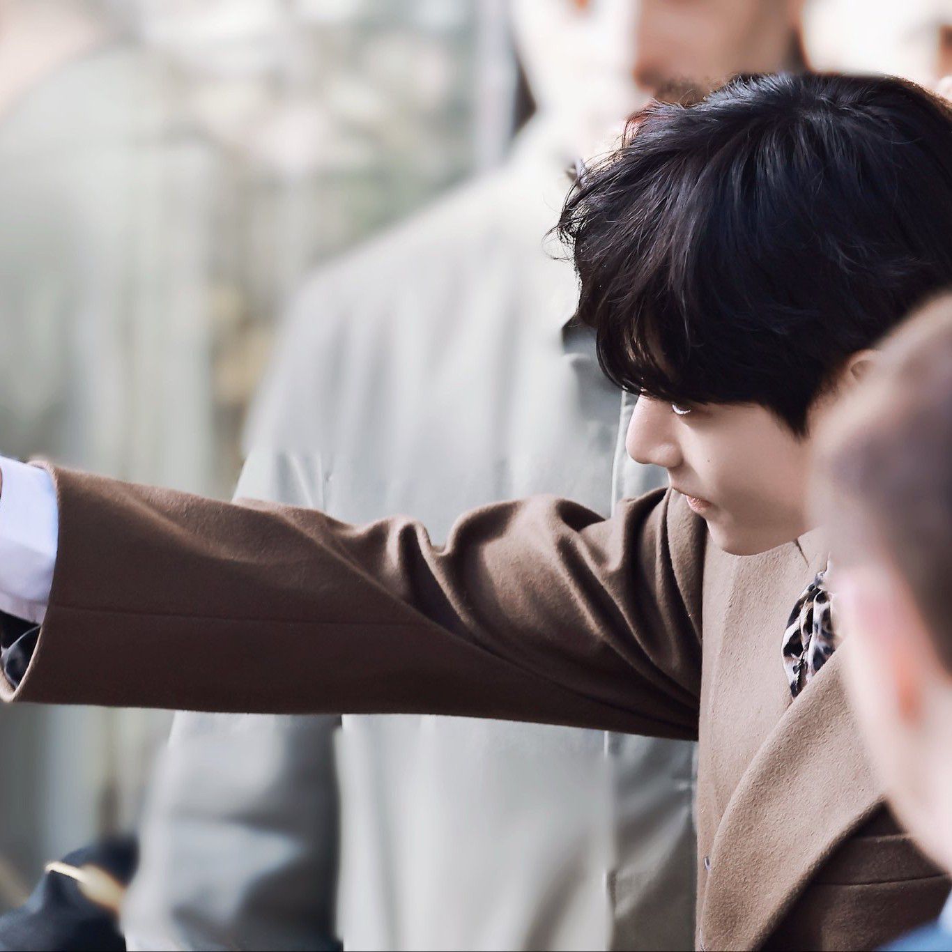 뷔 (방탄소년단) 최근 활동샷