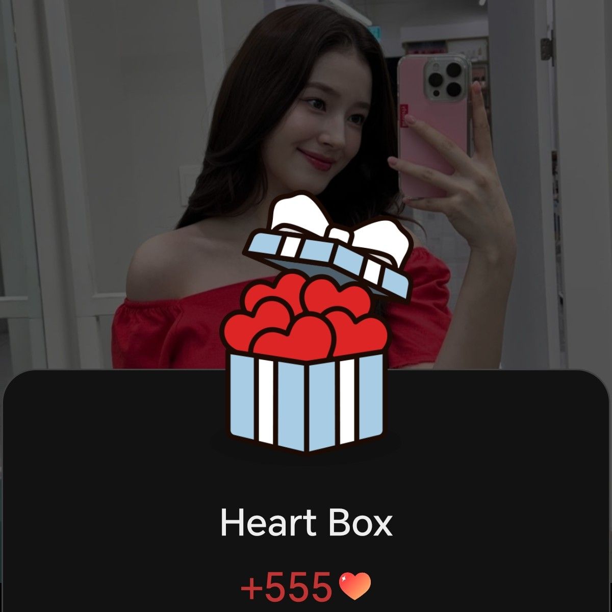 A moment captured by MOMOLAND's fan