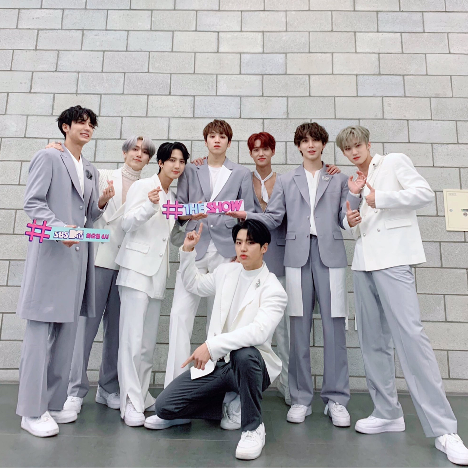 A moment captured by PENTAGON's fan