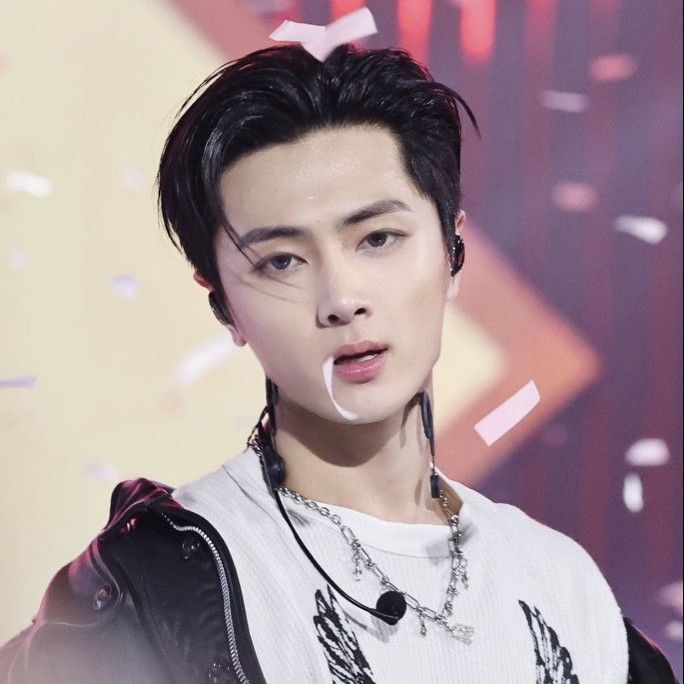 제이 (ENHYPEN) 최근 활동샷