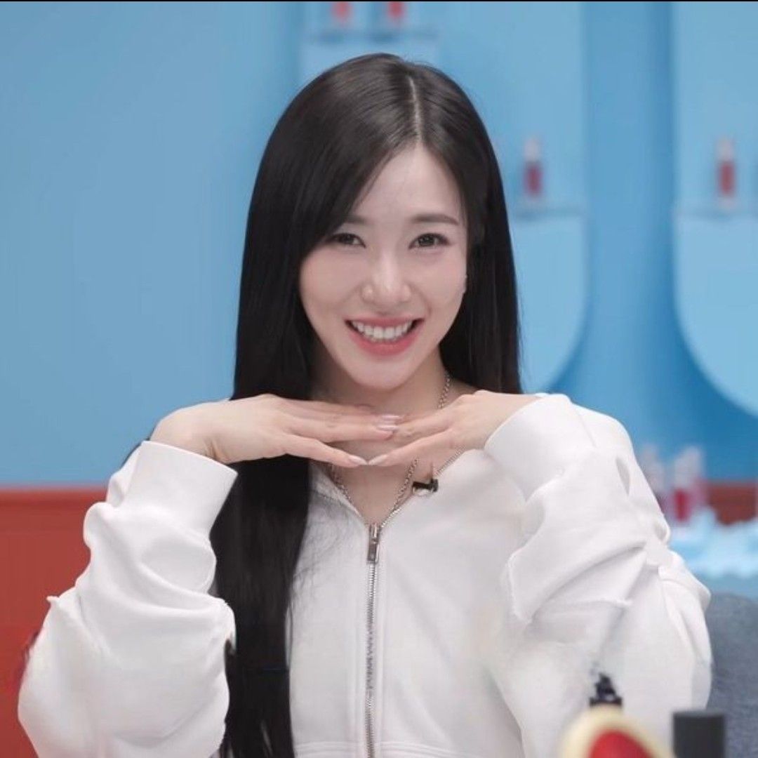 A moment captured by Tiffany Young (Girls' Generation)'s fan