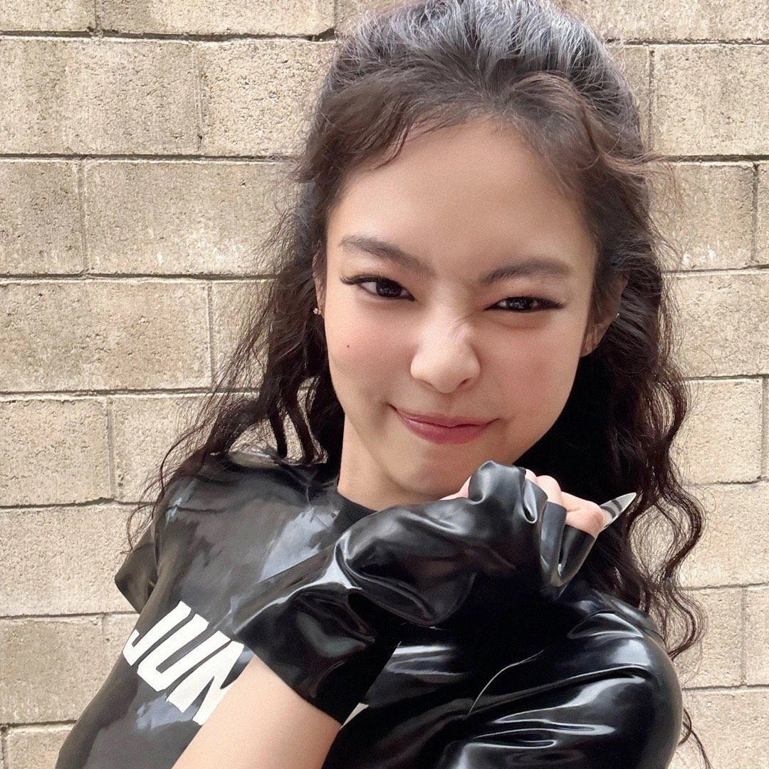 Jennie (BLACKPINK)粉丝拍下的瞬间