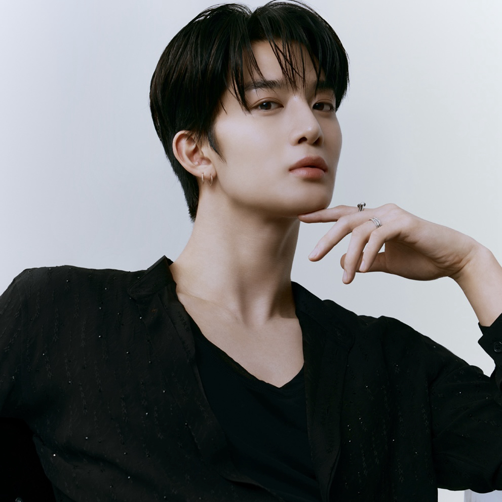 Latest photo of Bae Jinyoung