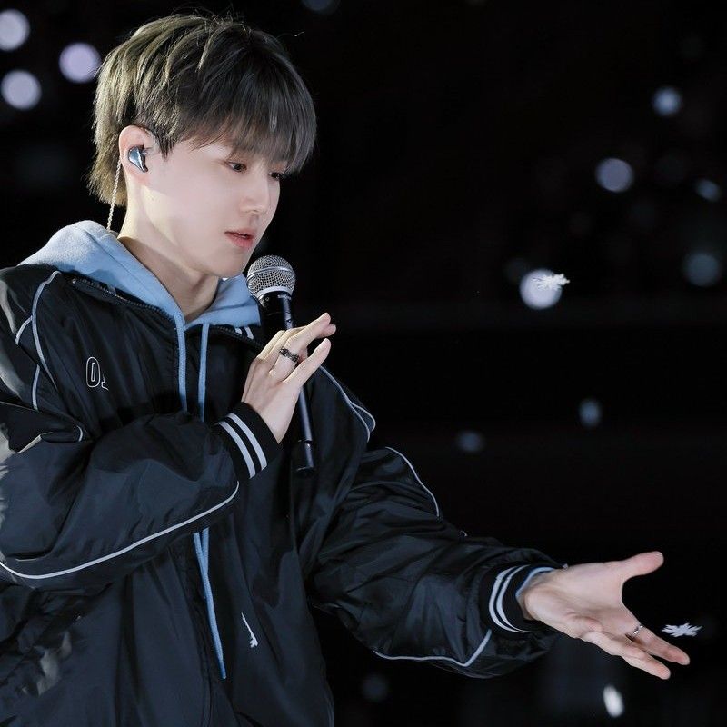 Suho (EXO)的最新照片