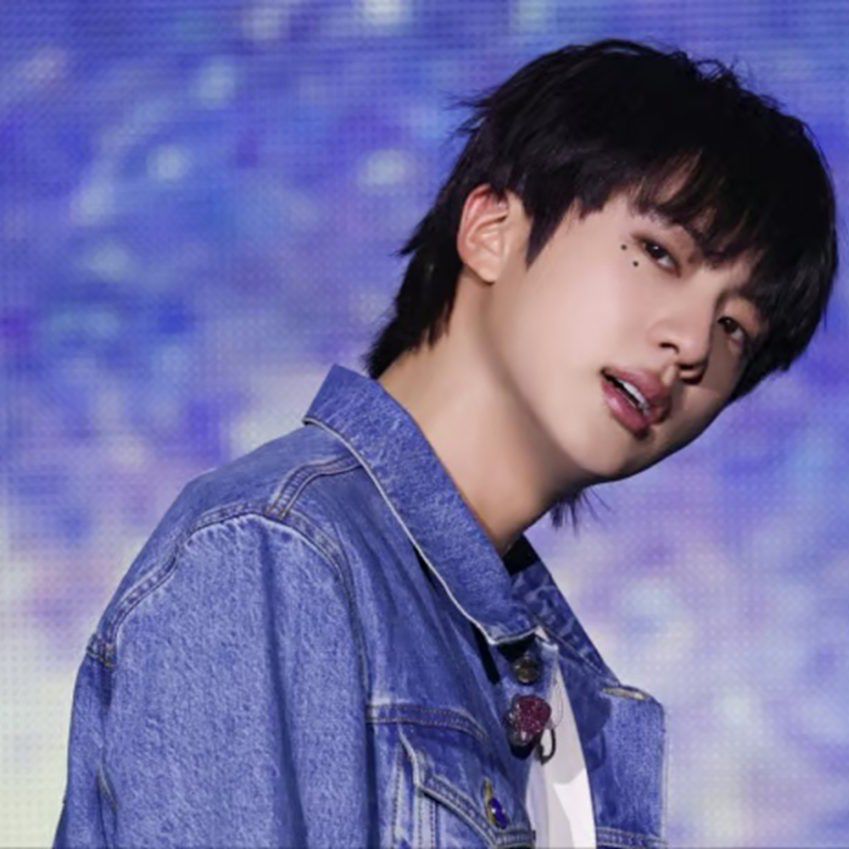 Foto aktivitas terbaru Jin (BTS)