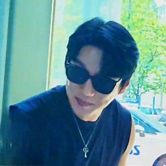 Recent activity shot of Hwang Chiyeol