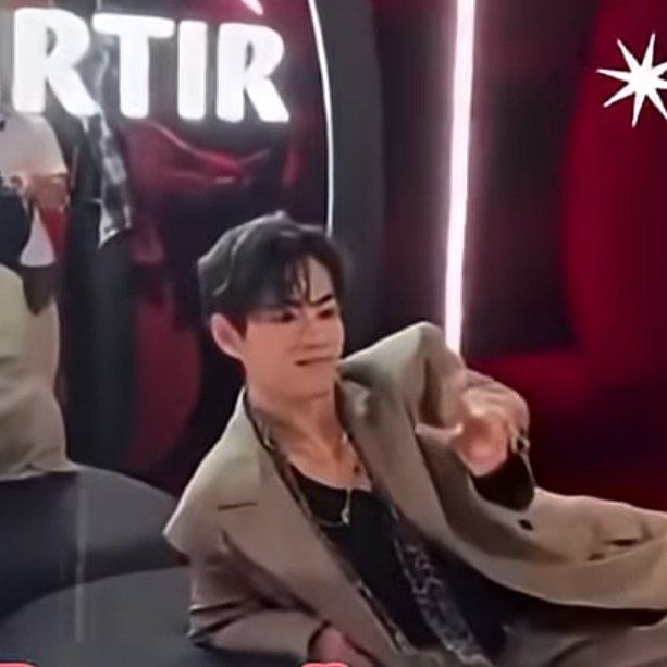 V (防彈少年團)粉絲拍下的瞬間