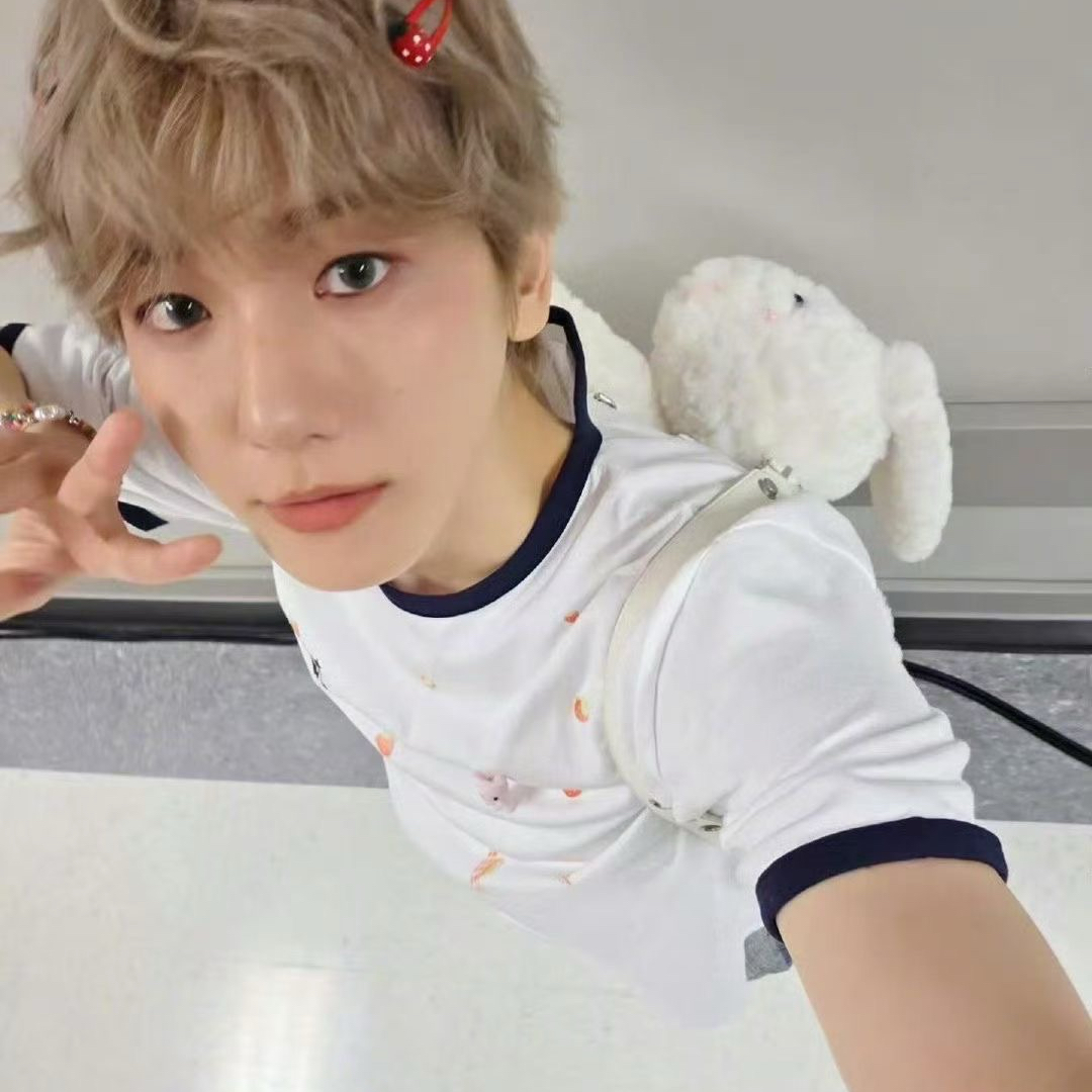 A moment captured by Baekhyun (EXO)'s fan